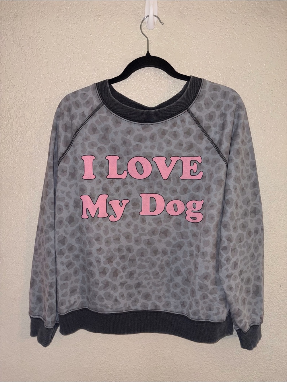 🩷🐶NWT Recycled Karma “I LOVE🩷 My Dog🐶 Sweatshirt" Gray🩶Leopard🐆& Pink🩷Font SML - Picture 2 of 13
